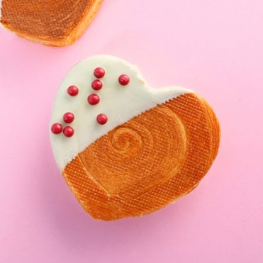 Heart-Shaped New York Roll Mould – Create Irresistible Pastries with Love