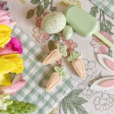 Mini Easter Carrot - Cookie Cutter, Embosser and Stamp