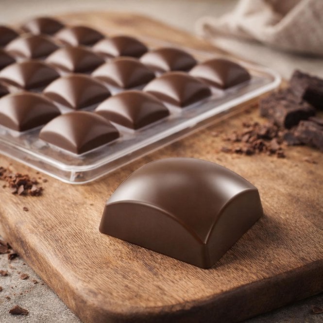 Melt & Mould Bulged Square Polycarbonate Chocolate Mould - 275 x 175 x 25mm - 28 Cavity