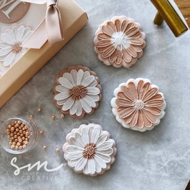 Small Daisy Stamp and Cutter