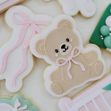 Sweet Sitting Bear with Bow String Stamp & Cutter